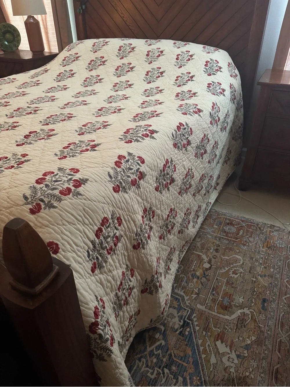 Pottery Barn Red and Cream Floral Quilted Bedspread Set - Zarina